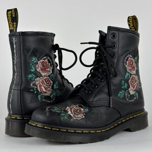 Dr Martens Women’s 1460 Vonda Chain II Boots Black Leather Embroidered Rose Sz 7